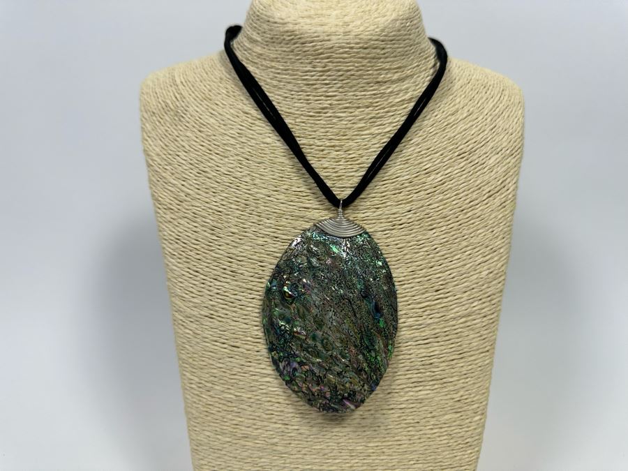 Large Shell Pendant Necklace With Sterling Silver Clasp [Photo 2]