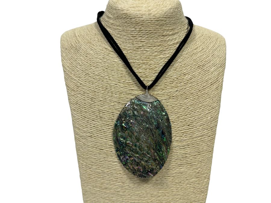 Large Shell Pendant Necklace With Sterling Silver Clasp [Photo 1]