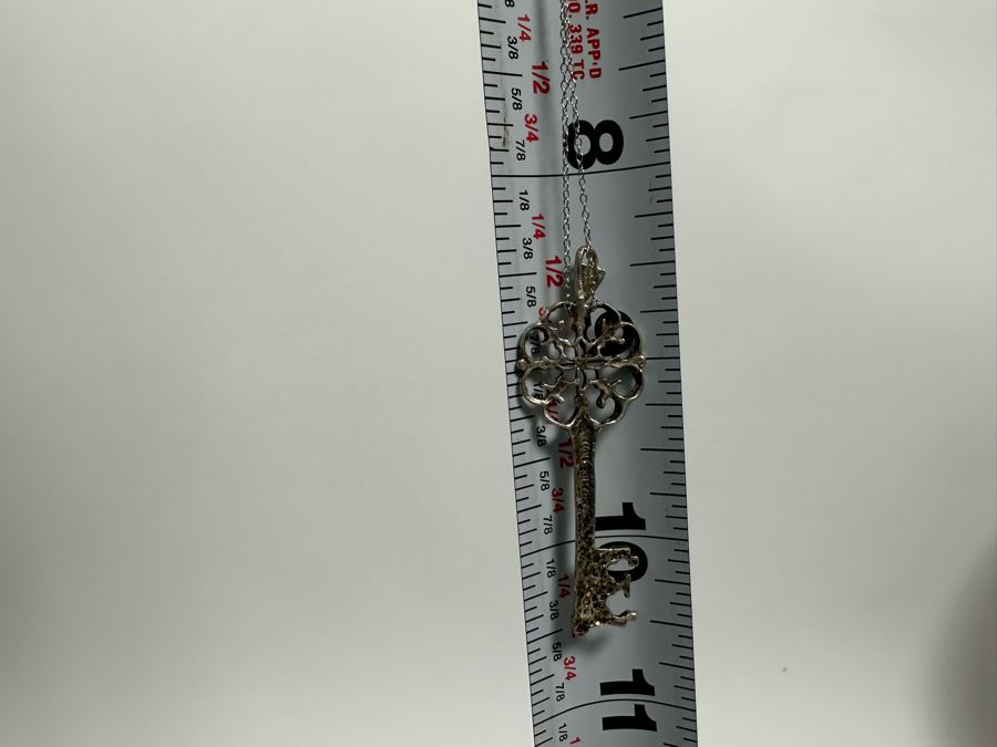 Sterling Silver Key Pendant With Sterling 18' Chain Necklace 3.2g [Photo 8]