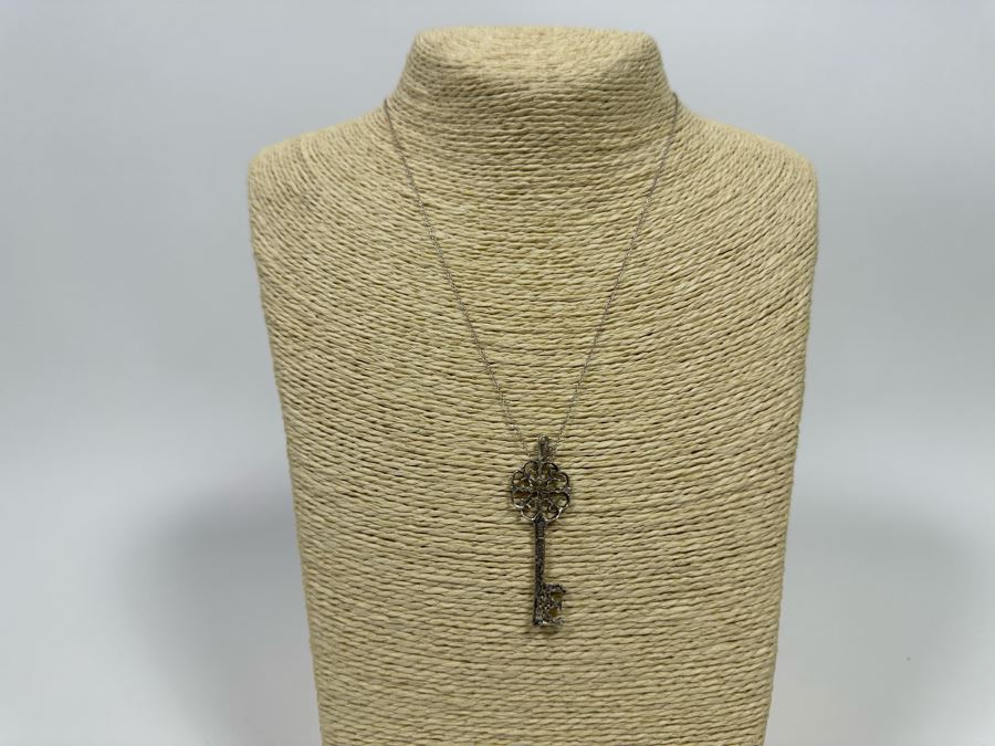 Sterling Silver Key Pendant With Sterling 18' Chain Necklace 3.2g [Photo 4]
