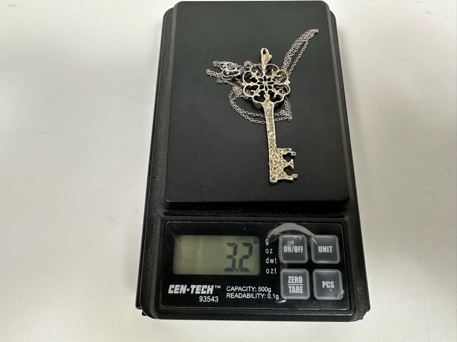 Sterling Silver Key Pendant With Sterling 18' Chain Necklace 3.2g [Photo 9]