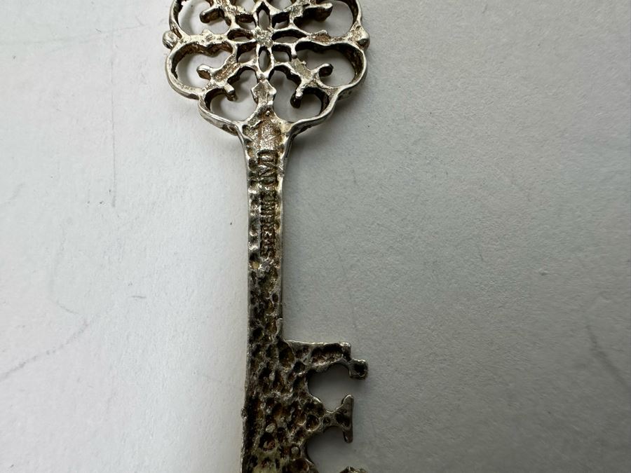 Sterling Silver Key Pendant With Sterling 18' Chain Necklace 3.2g [Photo 6]