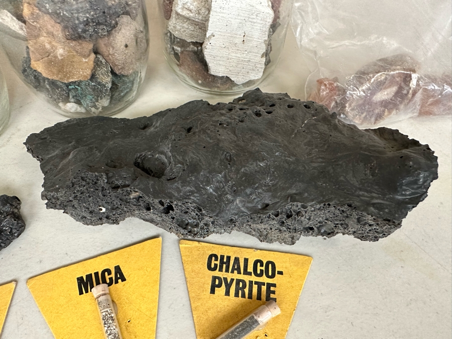 Collection Of Mined Minerals, Rocks, Tumbled Stones And Gold Flakes From Various Mines And Sites Including Dawson City Yukon, Tumco Gold Mine & Little Bodie Mine - See Photos [Photo 18]