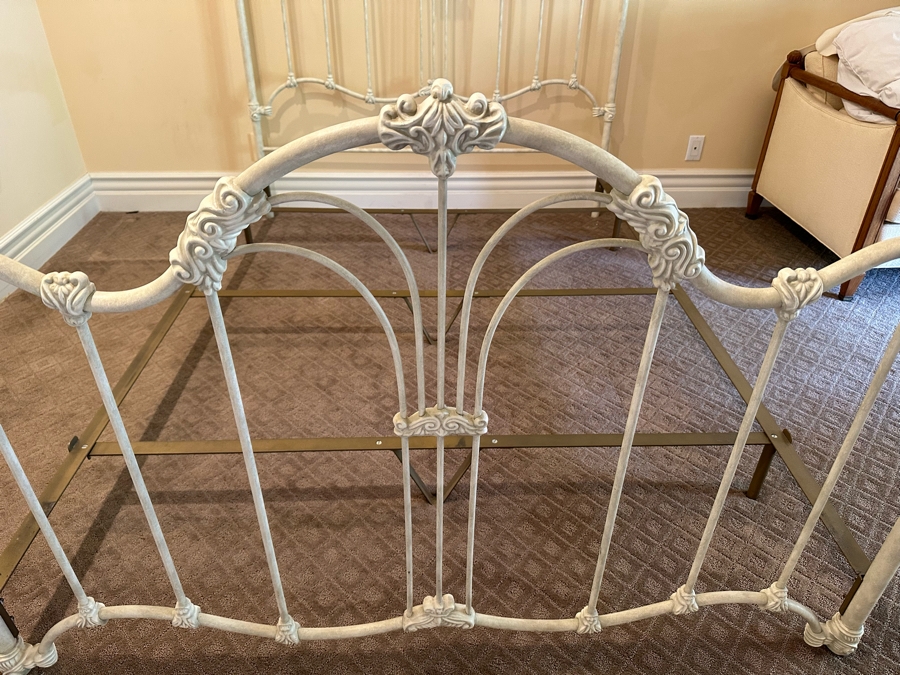 Cast Iron Queen Bed Frame 60W X 73.5H [Photo 4]