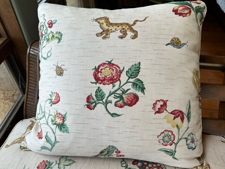 Wooden Designer Daybed Bench 7'W X 38'D X 30'H [Photo 8]