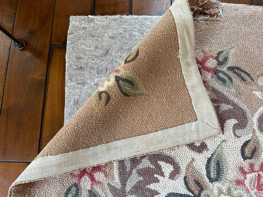 Hooked Area Rug (One Side Has A Tear And Needs Repair - See Photos) 114 X 160 [Photo 9]
