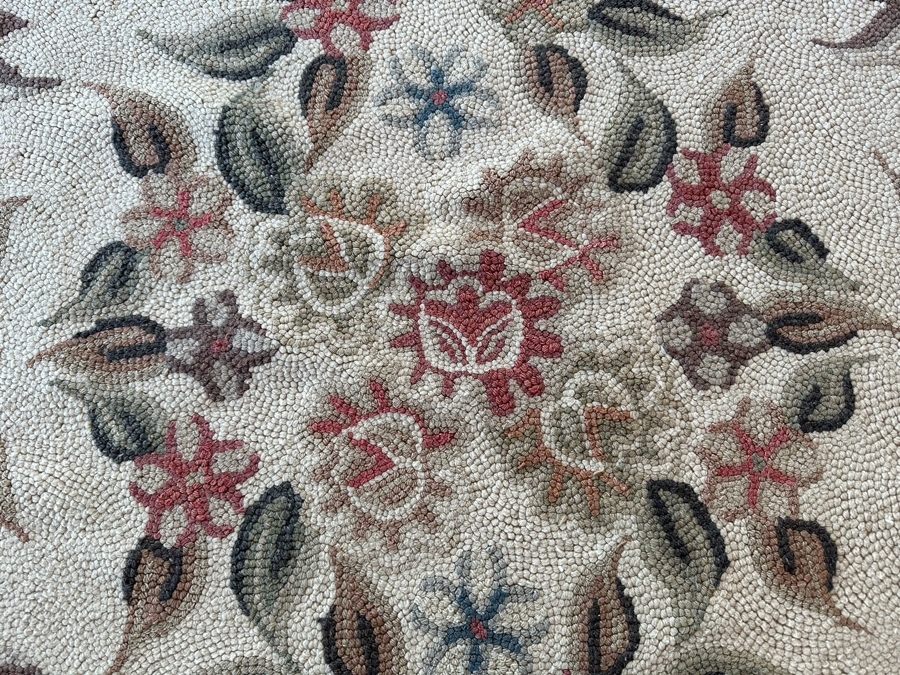 Hooked Area Rug (One Side Has A Tear And Needs Repair - See Photos) 114 X 160 [Photo 7]