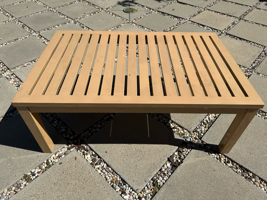 Aluminum Outdoor Coffee Table 43W X 28D X 17H [Photo 2]