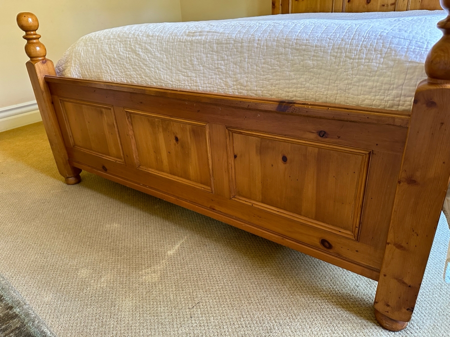 Wooden Pine Queen Size Bed Frame (Mattress & Bedding Not Included) [Photo 5]