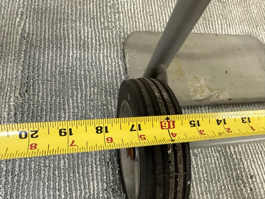 Milwaukee Dolly Model 46151 16.5W X 14.5D X 42H [Photo 5]