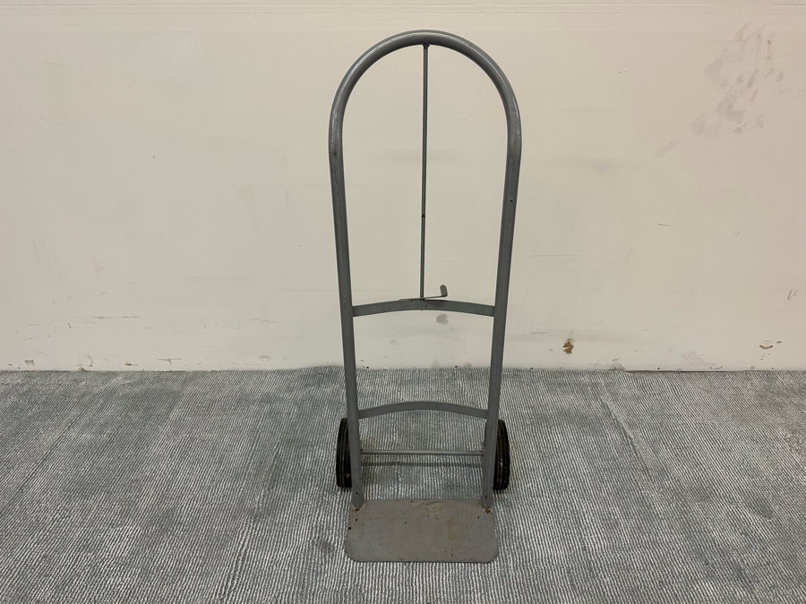 Milwaukee Dolly Model 46151 16.5W X 14.5D X 42H [Photo 2]