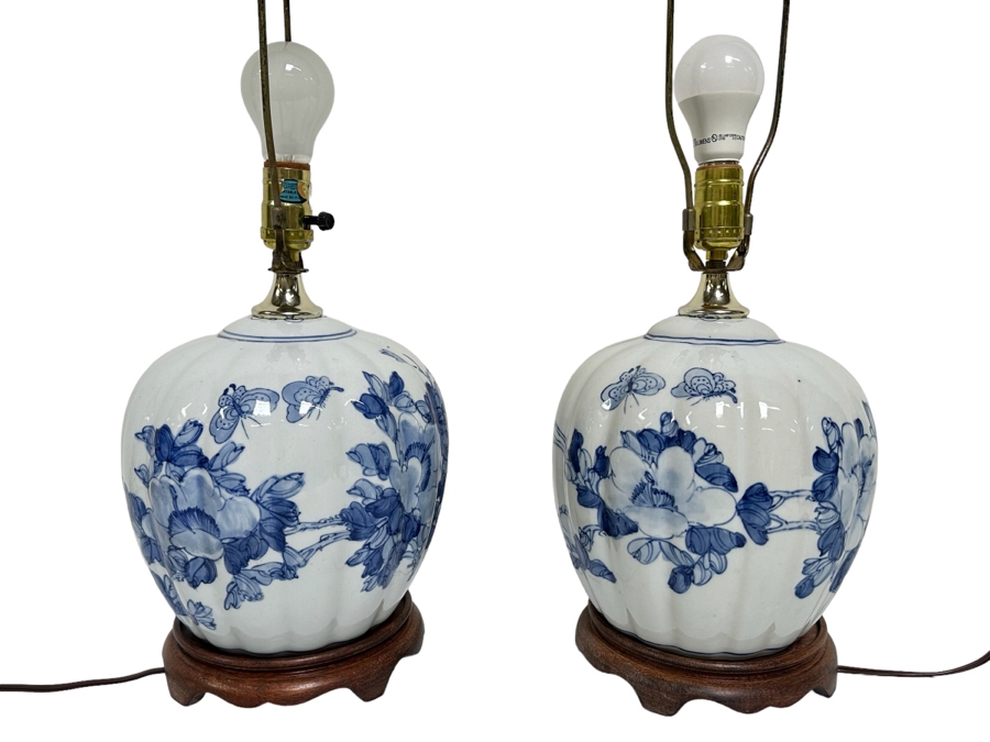 Pair Of Chinese Blue & White Porcelain Table Lamps 22H