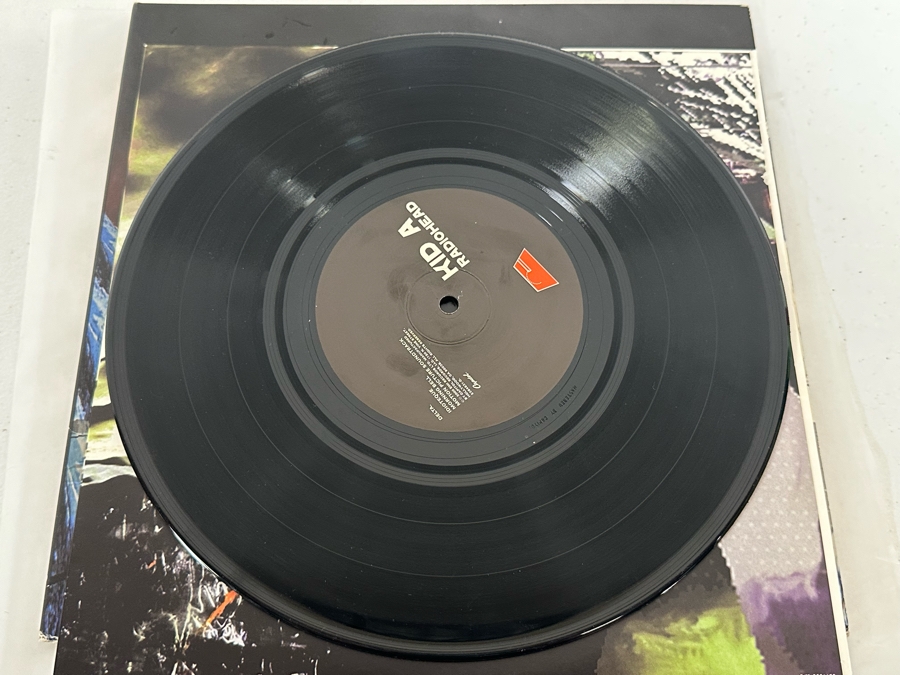 Radiohead Kid A Gatefold 2-Record Vinyl Records [Photo 6]