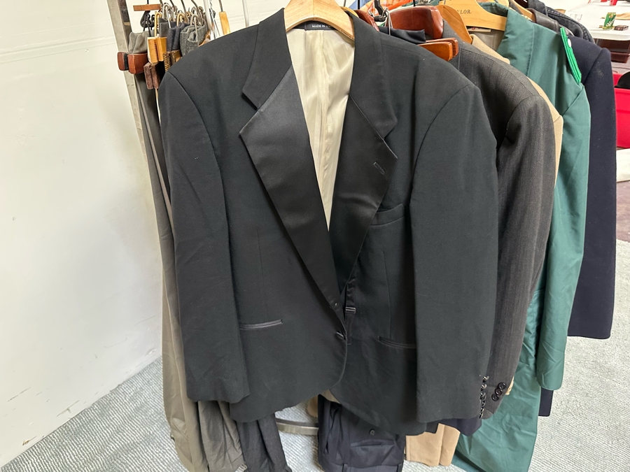 Men's Designer Clothes Lot Including Jackets, Shirts, Hawaiian Shirts And Dress Pants With Brands From Bruno Magli, Hugo Boss, Ralph Lauren - See Photos (Does Not Include Chrome Rack) [Photo 44]