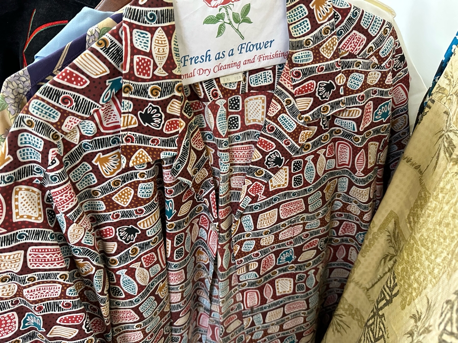 Men's Designer Clothes Lot Including Jackets, Shirts, Hawaiian Shirts And Dress Pants With Brands From Bruno Magli, Hugo Boss, Ralph Lauren - See Photos (Does Not Include Chrome Rack) [Photo 27]