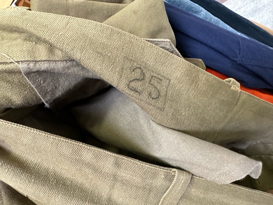 Men's Clothes Lot Including Jackets, Vests, Pants - See Photos (Does Not Include Chrome Rack) [Photo 25]