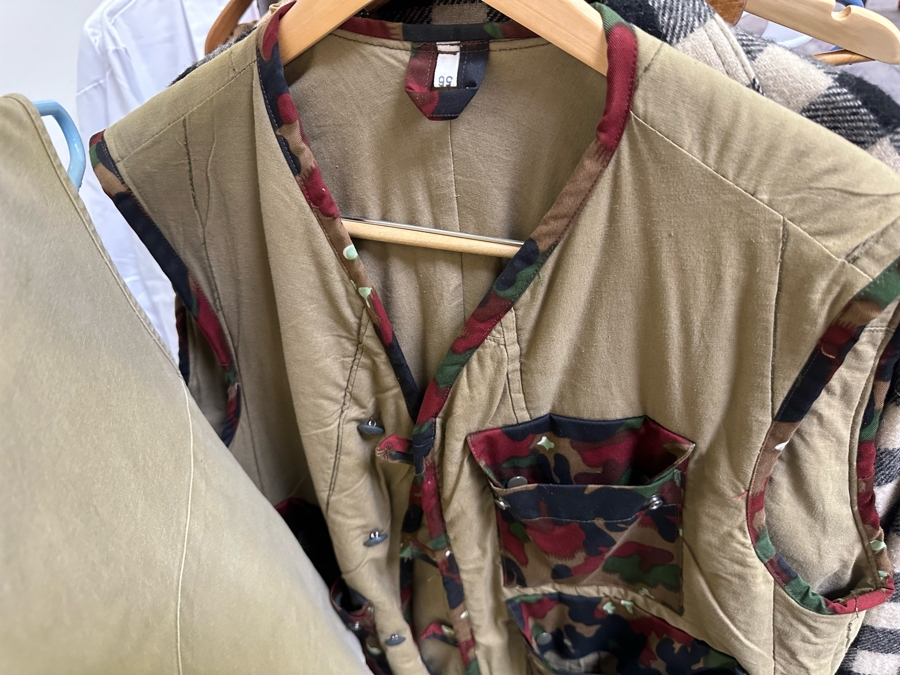 Men's Clothes Lot Including Jackets, Vests, Pants - See Photos (Does Not Include Chrome Rack) [Photo 21]