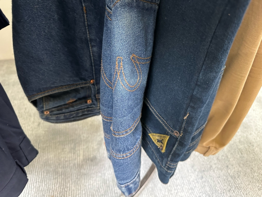 Men's Clothes Lot Including Jackets, Vests, Pants - See Photos (Does Not Include Chrome Rack) [Photo 31]