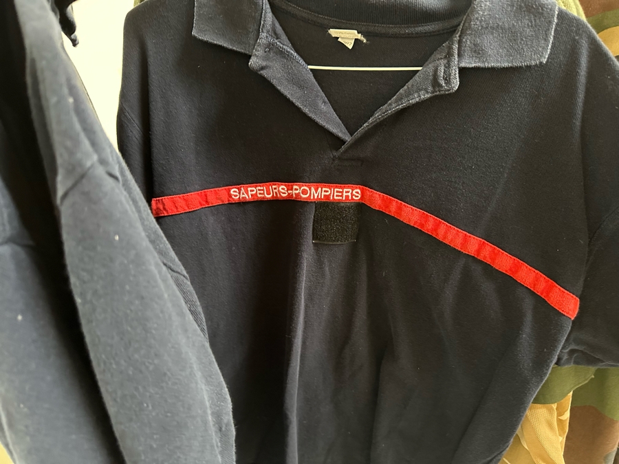 Men's Clothes Lot Including Jackets, Vests, Pants - See Photos (Does Not Include Chrome Rack) [Photo 10]