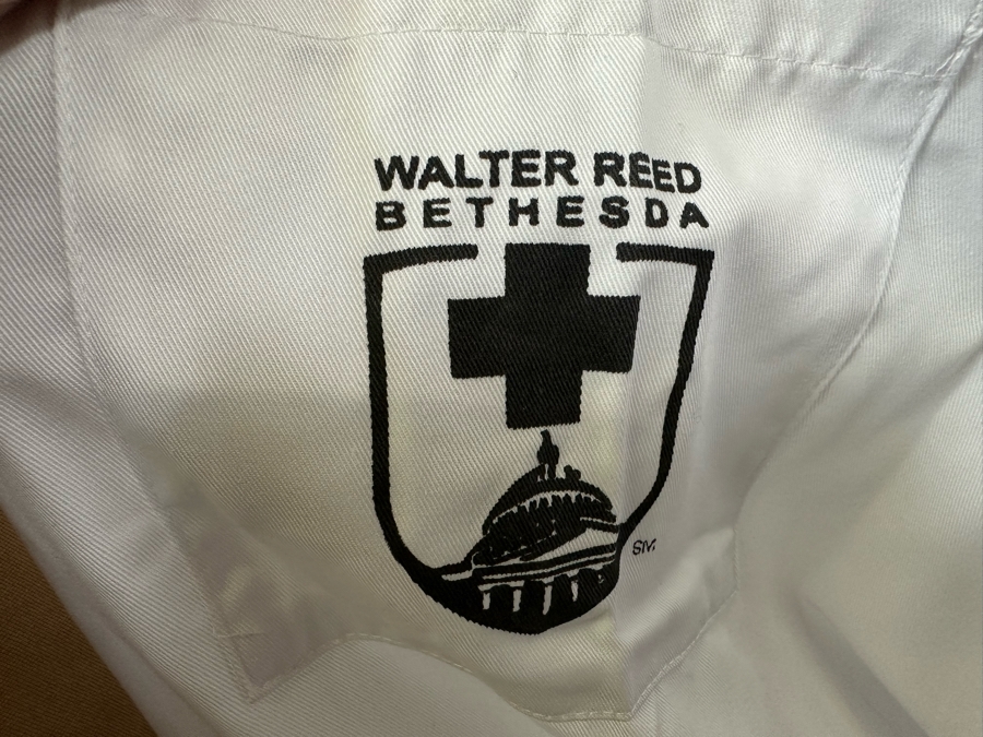 Men's Clothes Lot Including Jackets, Vests, Pants - See Photos (Does Not Include Chrome Rack) [Photo 34]