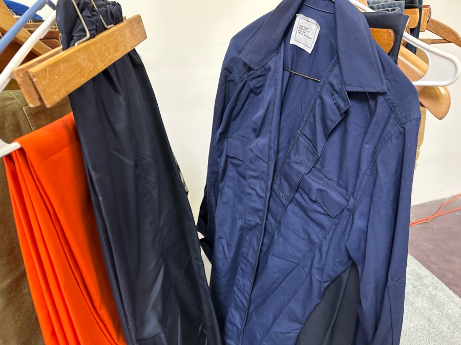 Men's Clothes Lot Including Jackets, Vests, Pants - See Photos (Does Not Include Chrome Rack) [Photo 29]