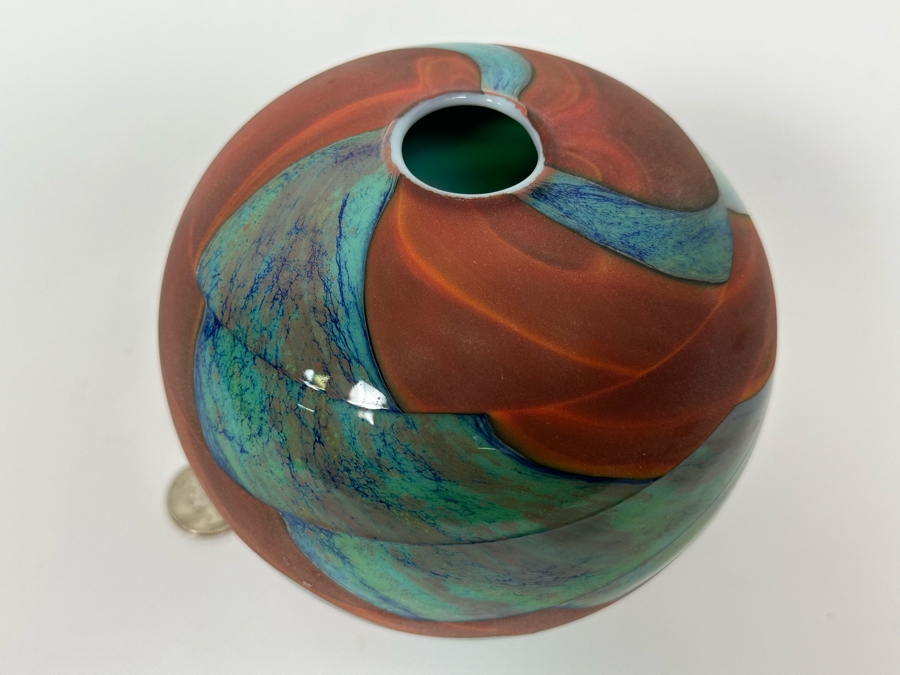 Hand Signed Studio Art Glass Vase 5W X 5.5 [Photo 4]