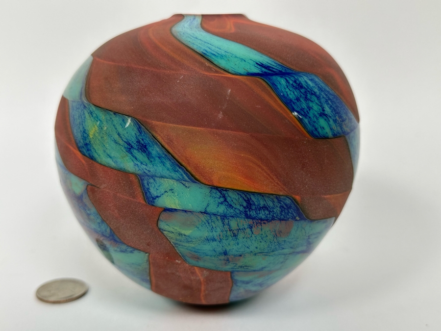 Hand Signed Studio Art Glass Vase 5W X 5.5 [Photo 7]