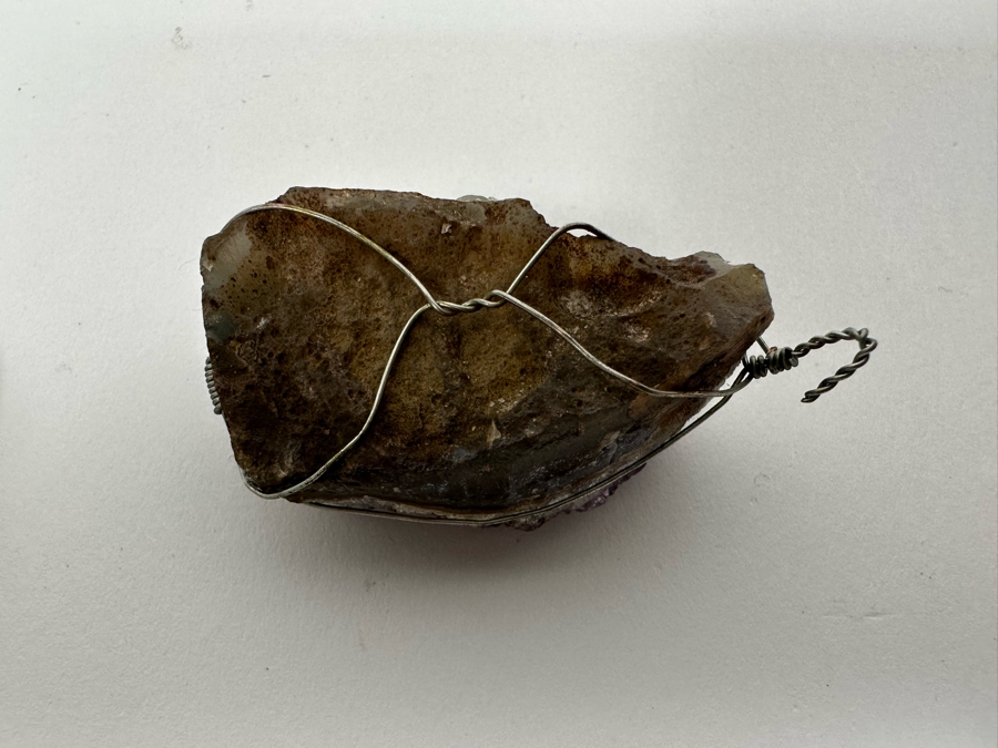 Collection Of Various Rocks (Including Amethyst Pendant And Carved Rose Quartz Rat) And Fossil - See Photos [Photo 20]