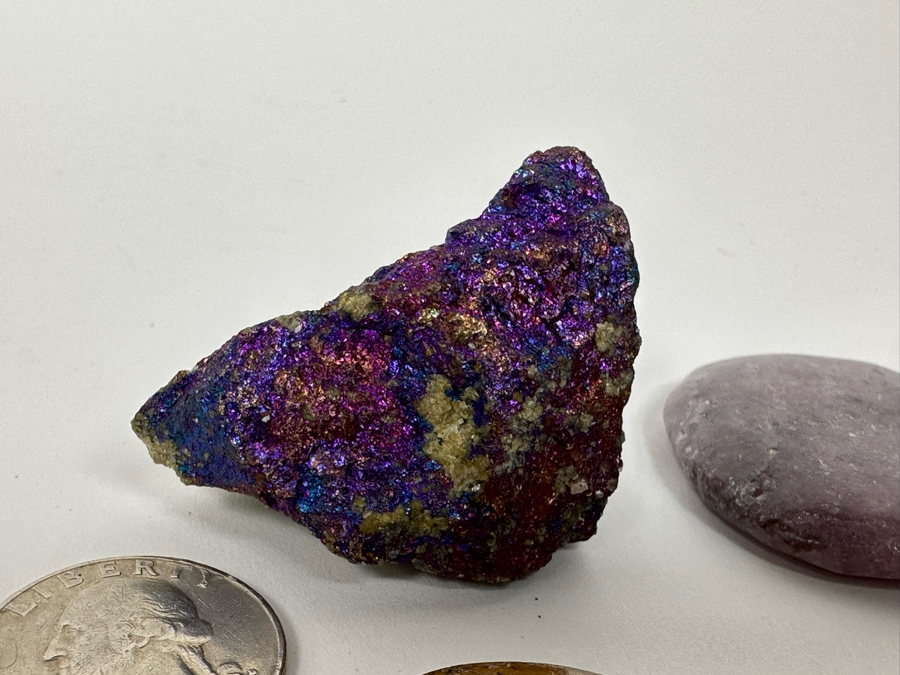 Collection Of Various Rocks (Including Amethyst Pendant And Carved Rose Quartz Rat) And Fossil - See Photos [Photo 8]