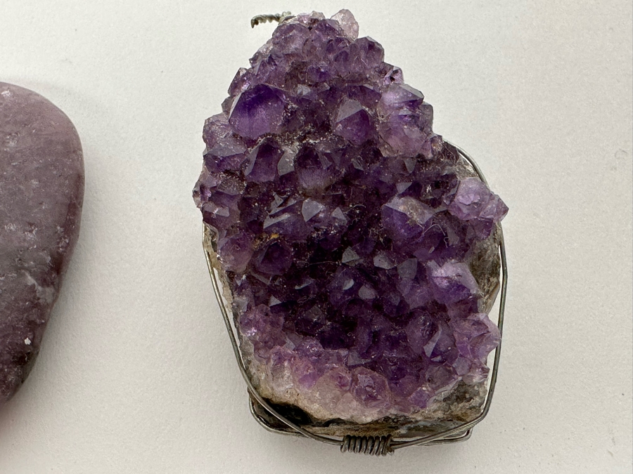 Collection Of Various Rocks (Including Amethyst Pendant And Carved Rose Quartz Rat) And Fossil - See Photos [Photo 11]