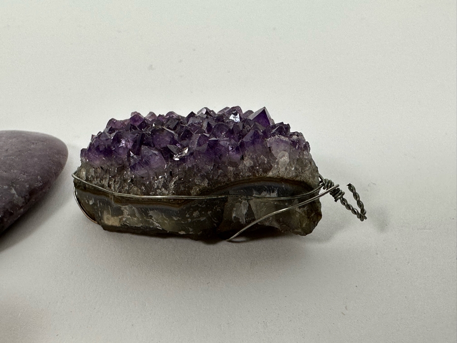 Collection Of Various Rocks (Including Amethyst Pendant And Carved Rose Quartz Rat) And Fossil - See Photos [Photo 13]