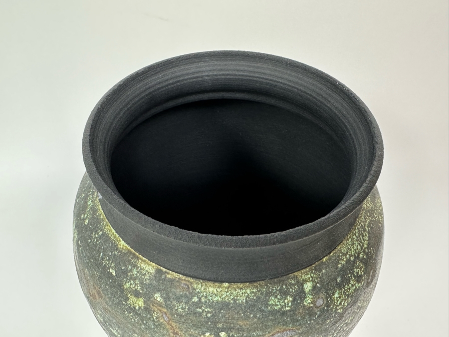 Signed De La Cruz Pottery Jar [Photo 6]