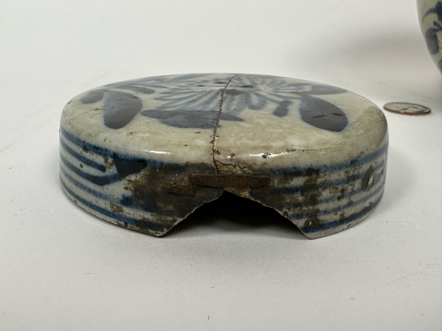 Antique Blue & White Chinese Porcelain Jar With Lid Circa 1880 Lid Has A Crack And Has An Antique Repair Done 7.5W X 8H [Photo 22]