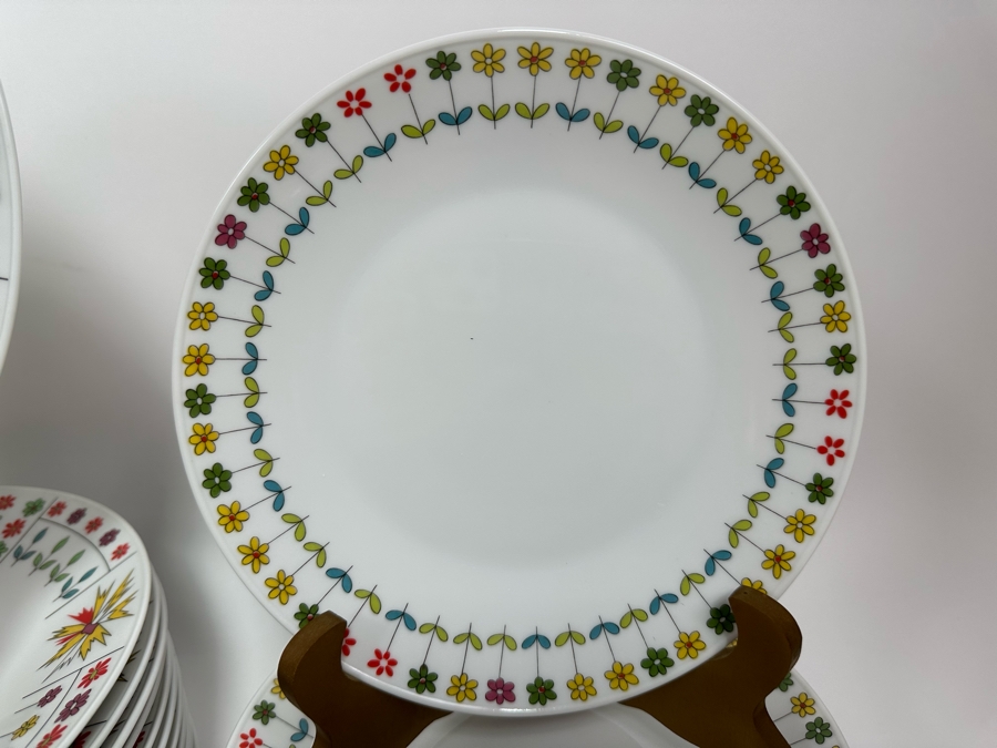 Emilio Pucci Baumann Design Rosenthal Germany Studio-Linie Berlin Set Of Six Cups And Saucers (12) 10.5' Dinner Plate, (13) 7 5/8' Salad Plates And (4) Double Handled Cups - Replacements Value Over $850 [Photo 5]