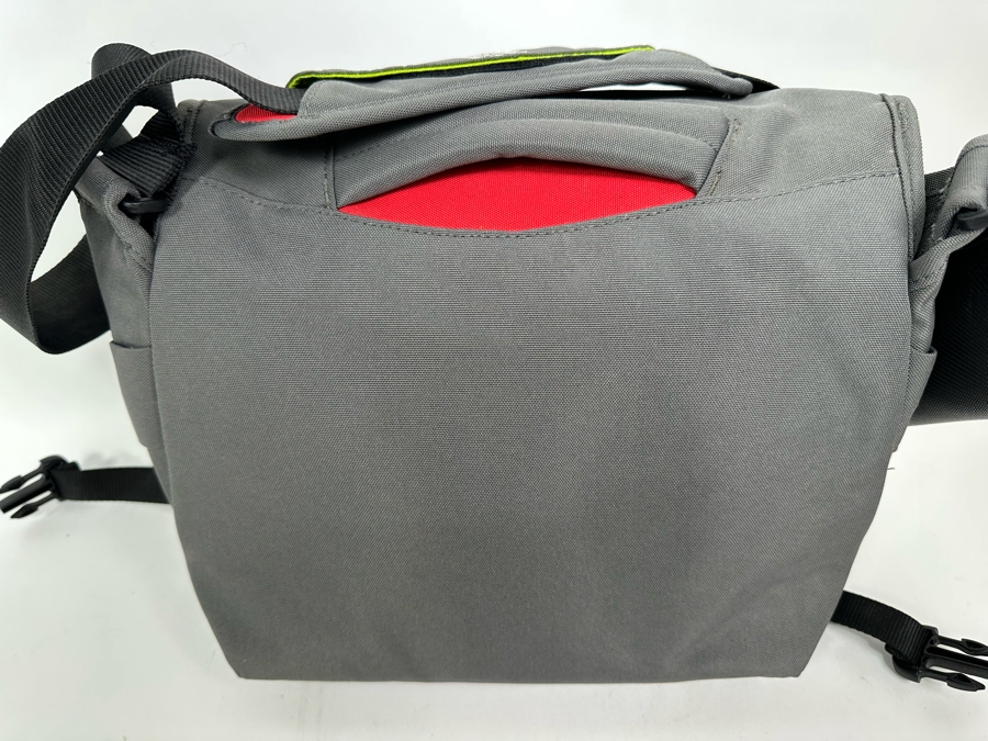 Crumpler Australian Designed Bag 12W X 10H [Photo 4]