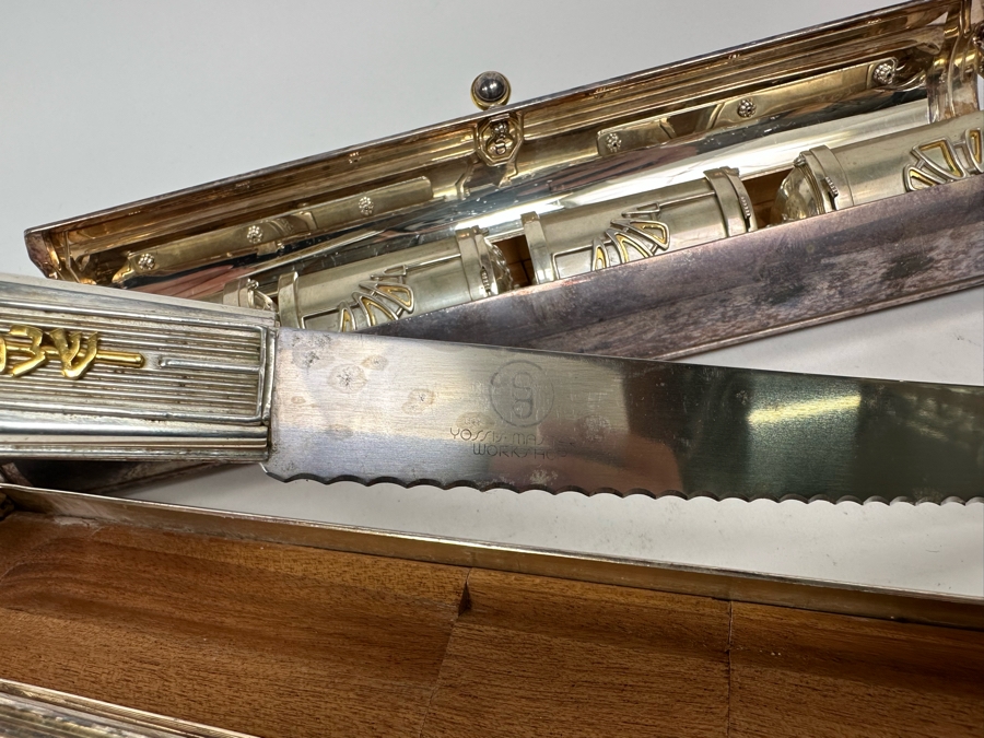 Swed Masters Workshop Victorinox Signed Carving Knife With Signed Presentation Case And Four Signed Swed Masters Workshop Salt Shakers With Signed Presentation Case By Yossi Swed, Jerusalem [Photo 27]