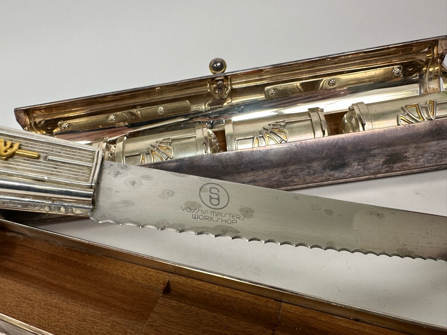 Swed Masters Workshop Victorinox Signed Carving Knife With Signed Presentation Case And Four Signed Swed Masters Workshop Salt Shakers With Signed Presentation Case By Yossi Swed, Jerusalem [Photo 28]