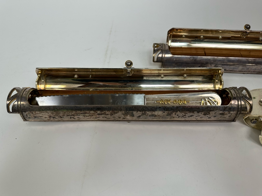 Swed Masters Workshop Victorinox Signed Carving Knife With Signed Presentation Case And Four Signed Swed Masters Workshop Salt Shakers With Signed Presentation Case By Yossi Swed, Jerusalem [Photo 24]