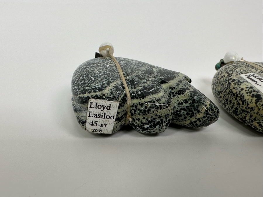 Pair Of Native American Zuni Fetishes Of Serpentine Bears [Photo 9]