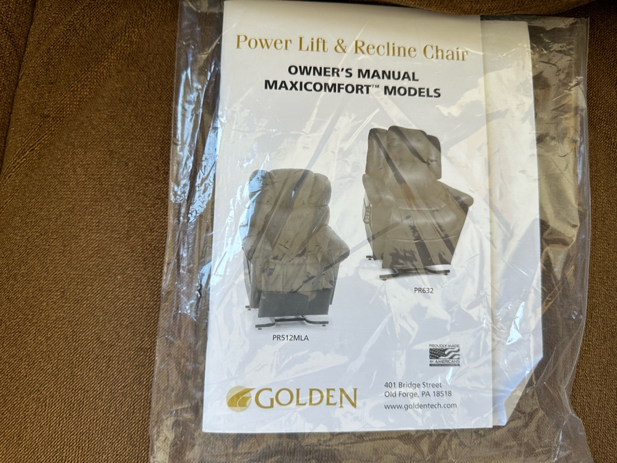Golden Maxicomfort Power Lift & Recliner Chair [Photo 6]