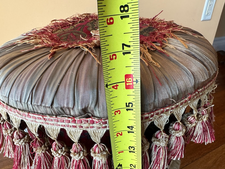 Tasseled Pouf 16R X 17H [Photo 5]