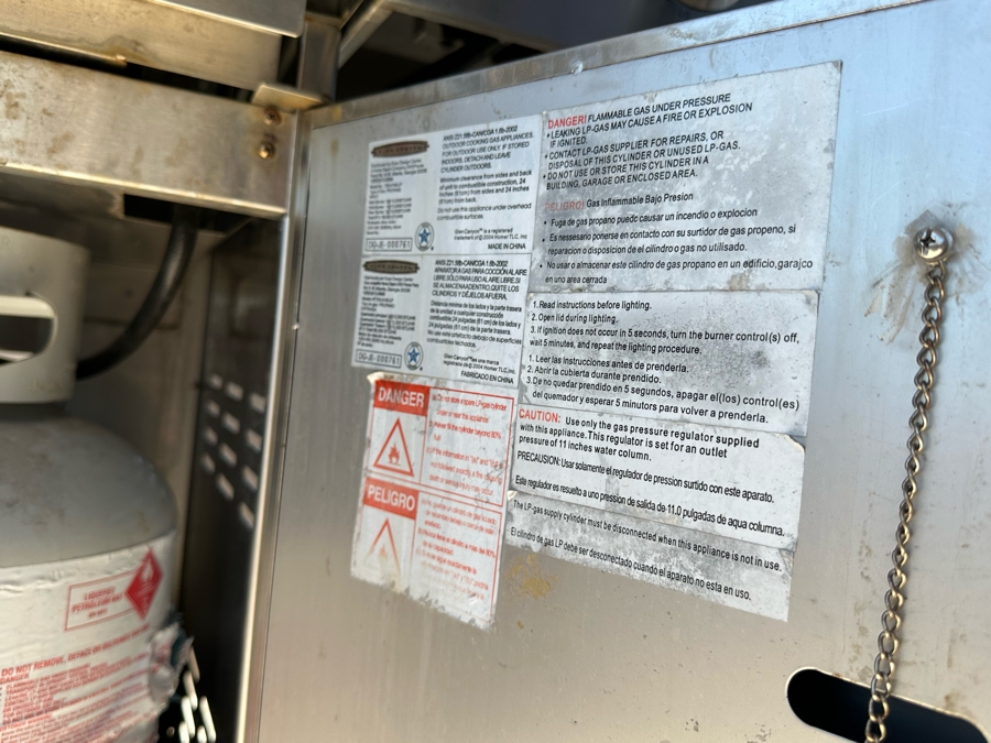 Glen Canyon Stainless Steel Propane Tank BBQ Grill [Photo 5]