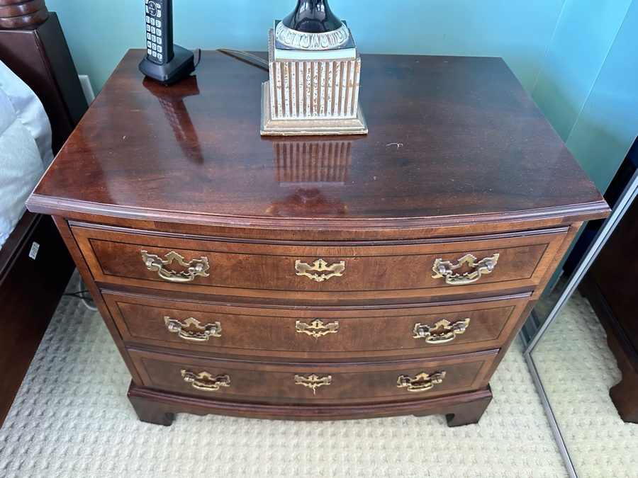 Pair Of Aston Court By Henredon Bedside Tables Nightstands 27.5W X 18D