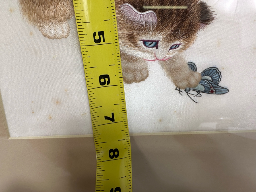 Signed Chinese Kitten With Butterfly Fine Embroidery 10 X 7 Framed 14.5 X 12 [Photo 10]