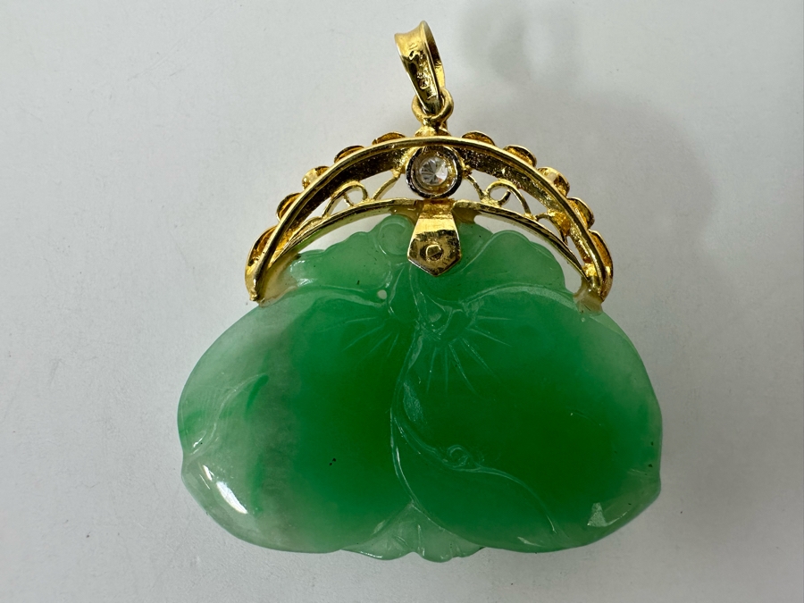 14K Gold Chinese Carved Jade Pendant With Diamond 9.8g