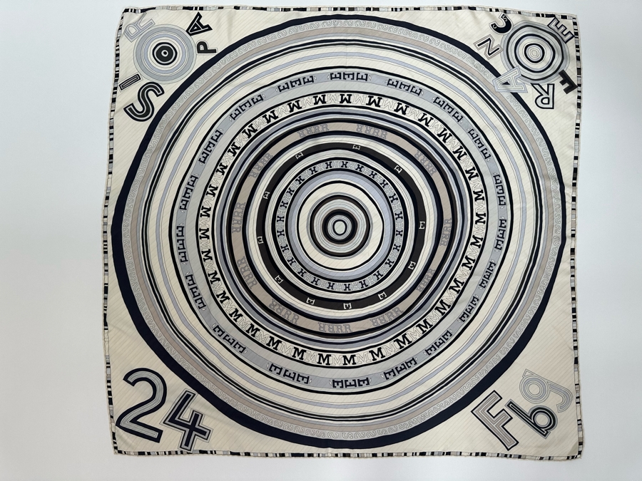 Hermes Paris Silk Scarf 24 Fbg 34.5 X 33.5 [Photo 3]