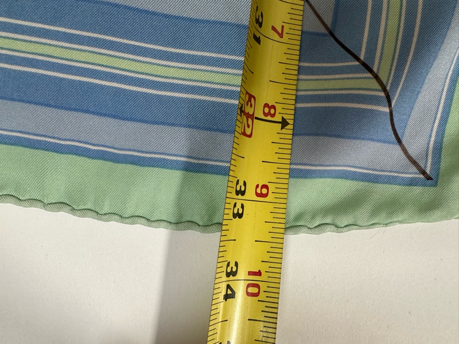 Hermes Paris Silk Scarf Couvertures Et Tenues Et Tenues De Jour Jacques Eudel 34.5 X 33.5 [Photo 18]