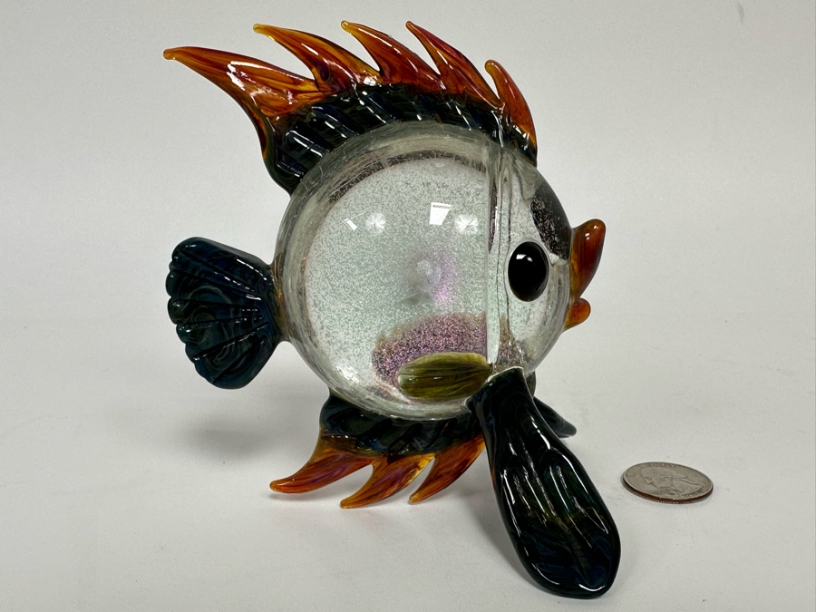 Art Glass Fish Figurine Signed HG Inside Of Turtle 4.5W X 4D X 5H [Photo 3]
