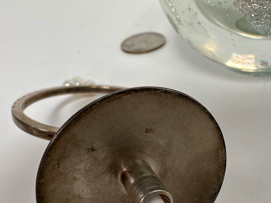 Elaine Hyde Art Glass Perfume Bottle Signed With Sterling Silver And 14K Gold Handle Featuring Pearls Finial Stopper 3W X 6H Estimate $800 [Photo 13]