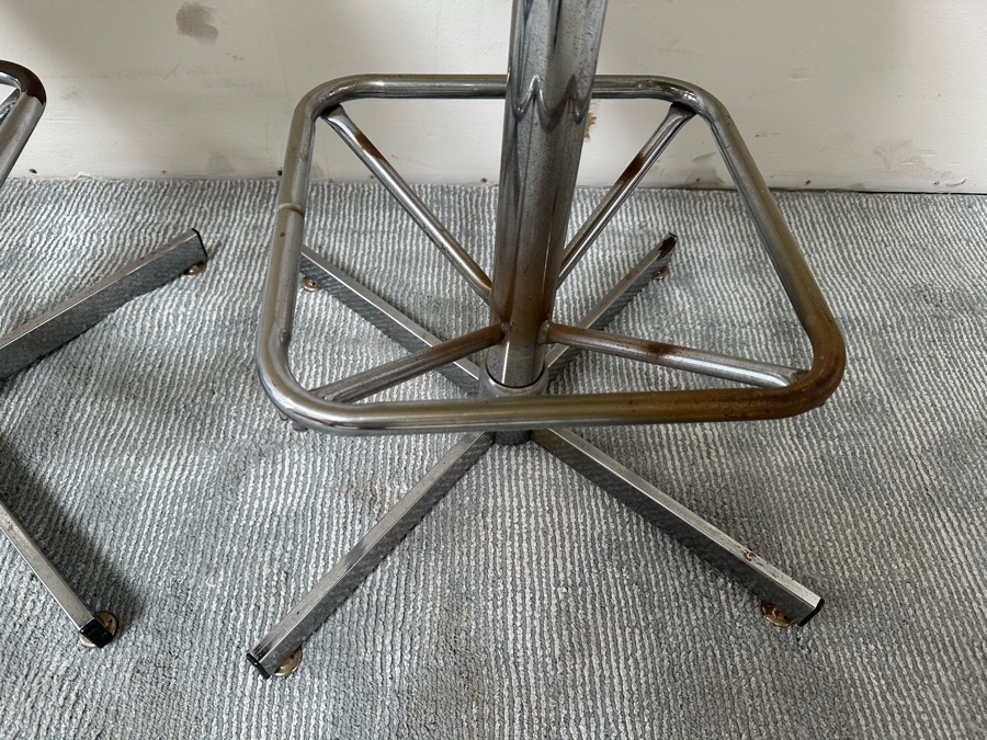 Pair Of Vintage Bamboo, Cane And Chrome Swivel Barstools 29.5H Seat Height [Photo 6]